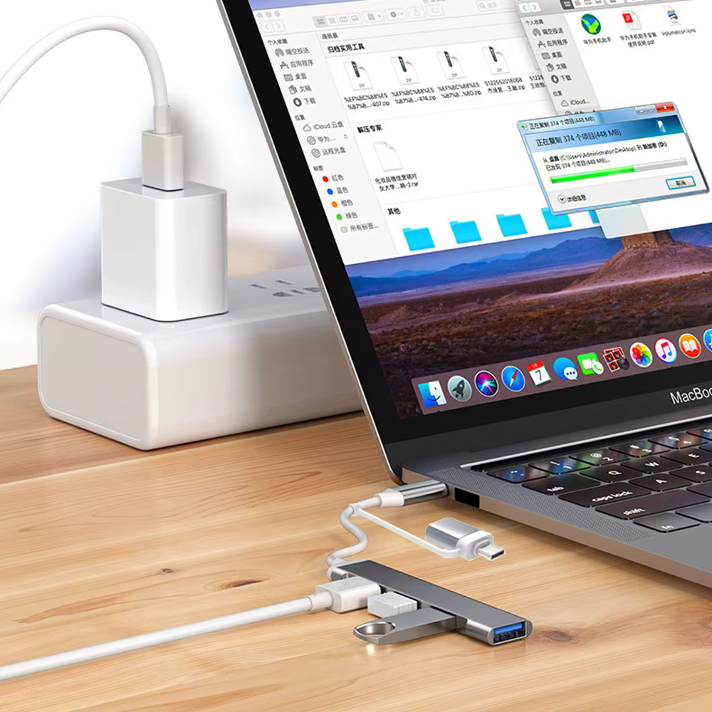 Adaptador multidivisor USB-C conectado a portátil