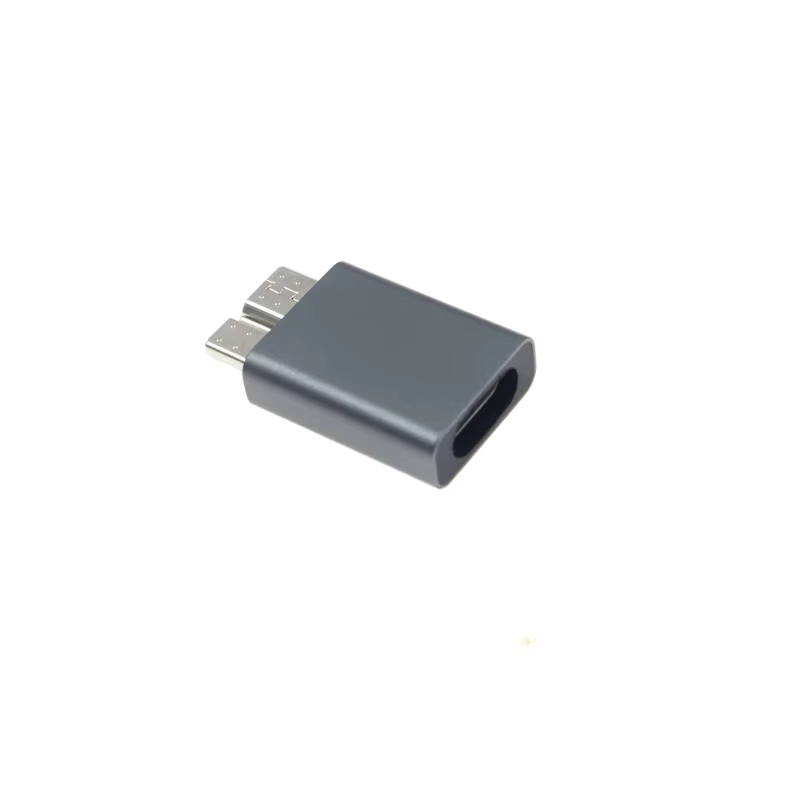 Adaptador conectado a un disco duro externo
