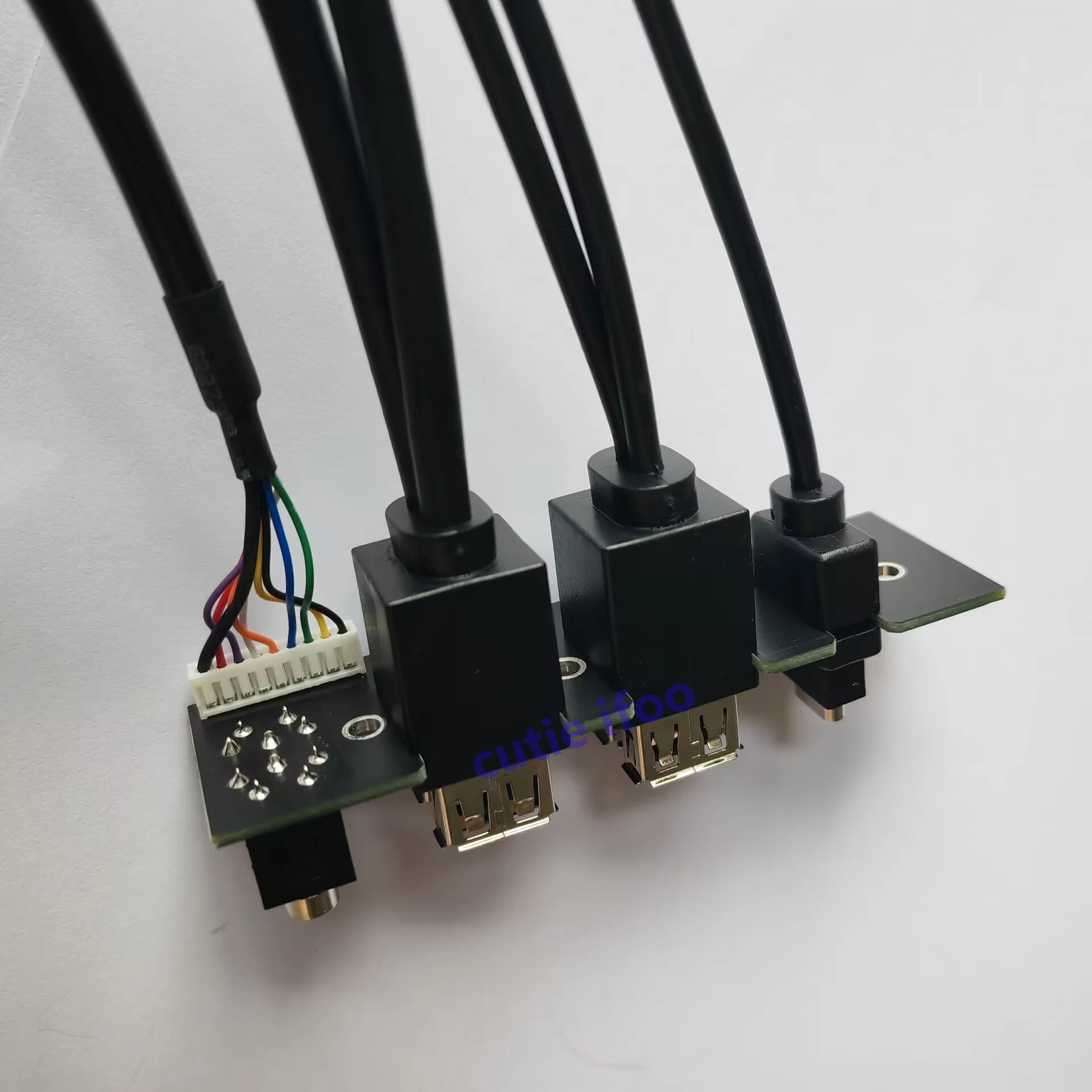 Detalle conexiones USB