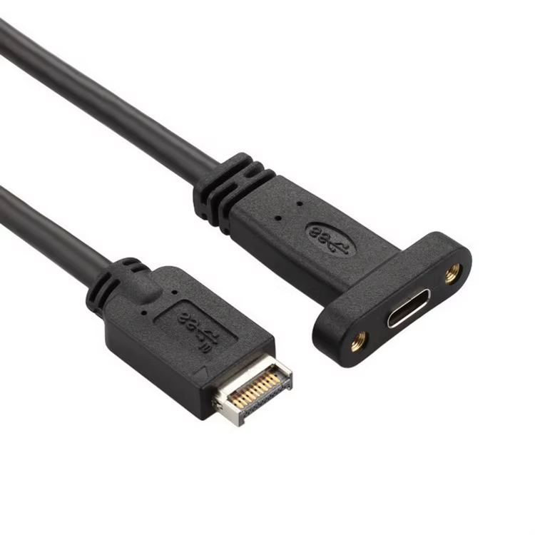 Cable USB 3.1 tipo E a tipo C visto de cerca
