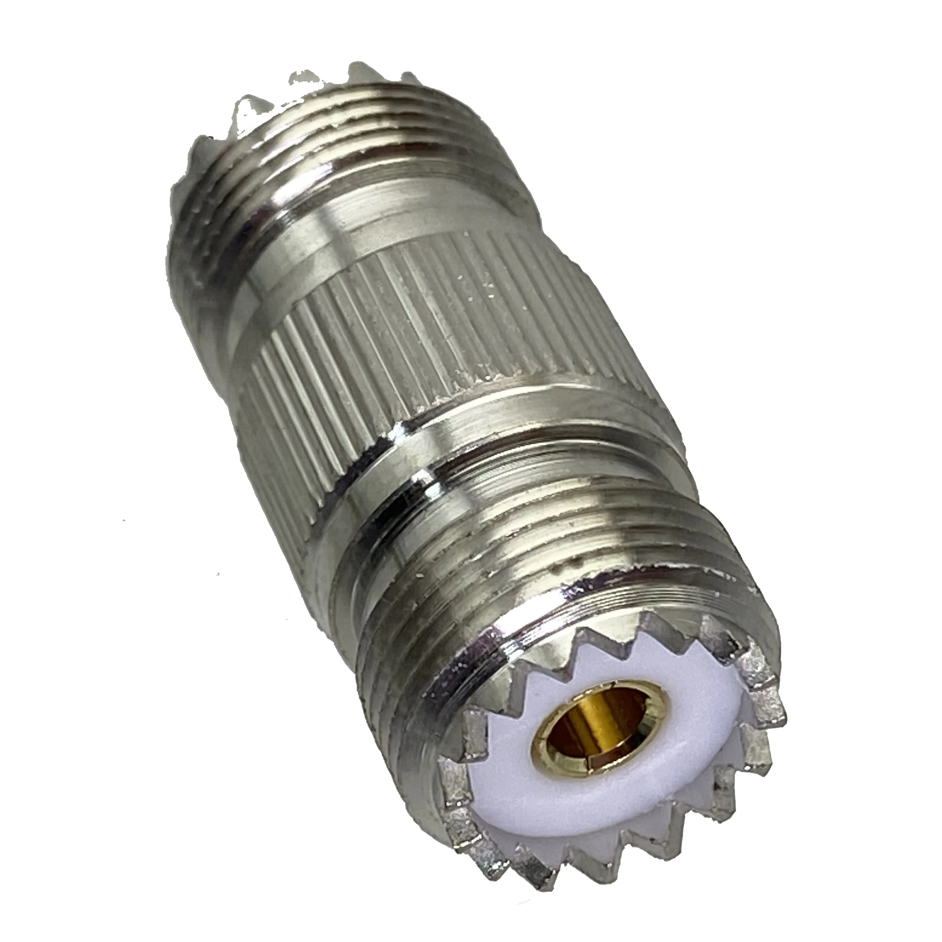 Detalle del chapado en níquel del conector