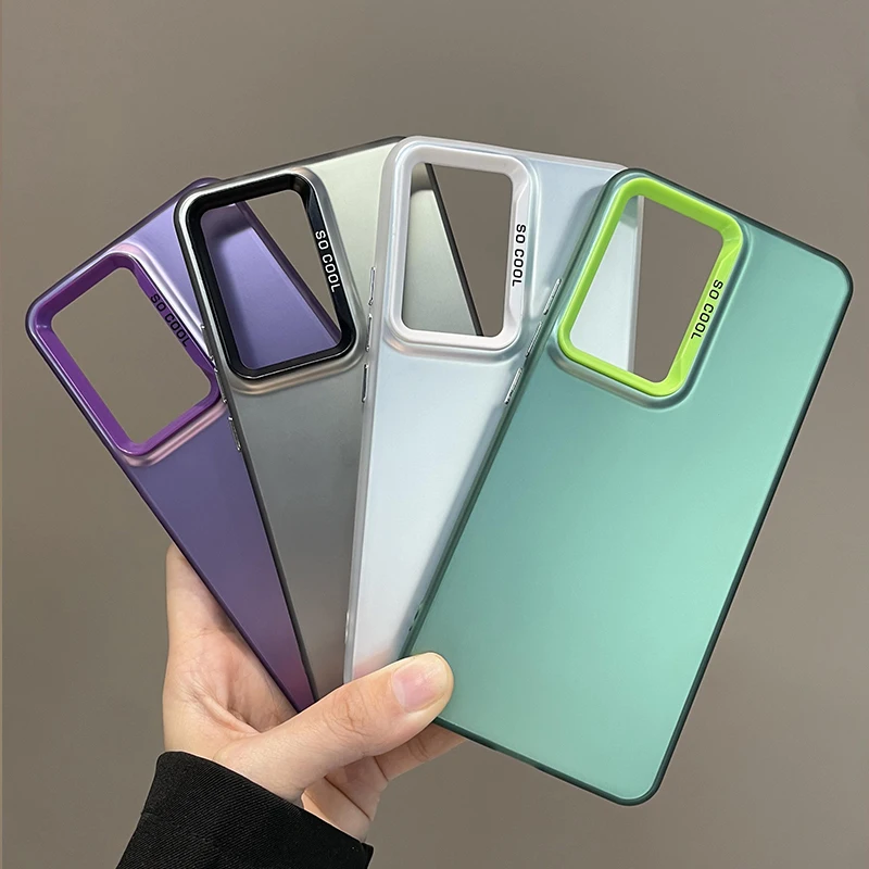 Funda mostrando su ajuste preciso alrededor del teléfono
