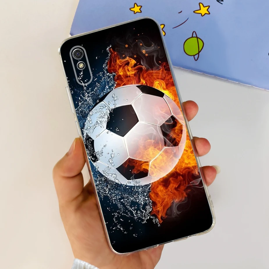 Comparación de la funda con y sin teléfono, resaltando su ajuste