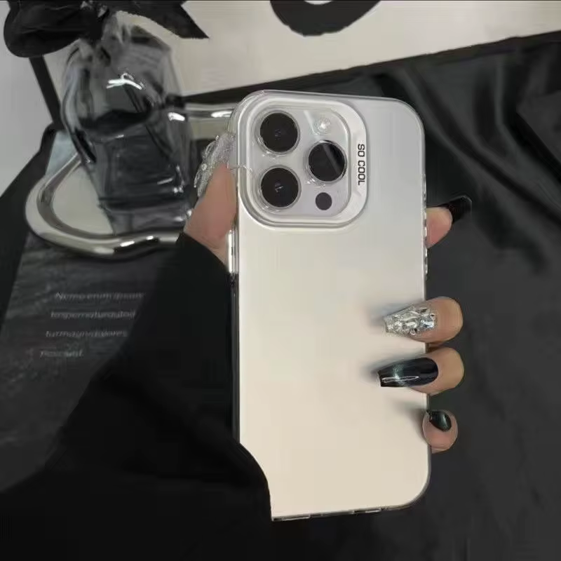Detalle de los bordes elevados y corte preciso para cámaras