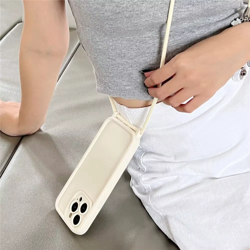 Funda transparente con cordón negro