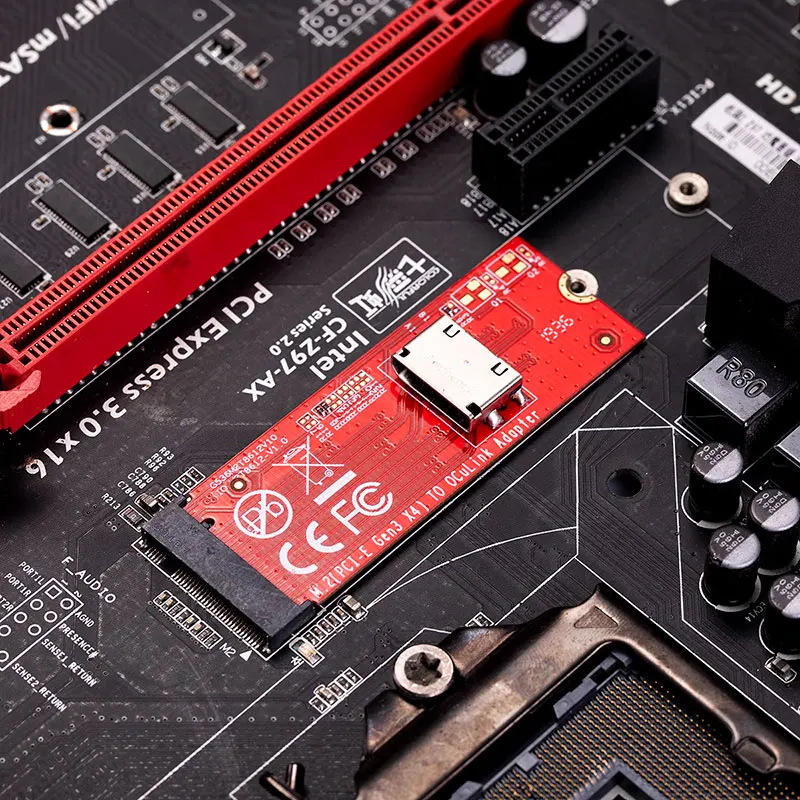 Cable Oculink incluido