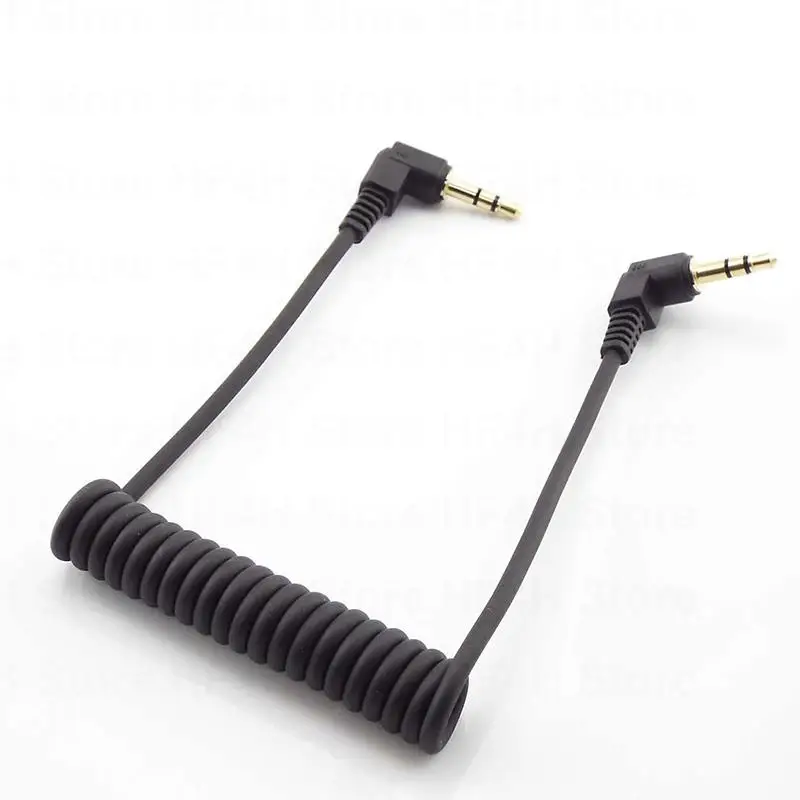 Cable en uso en coche
