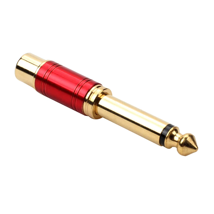 Adaptador conectado a equipo de audio profesional
