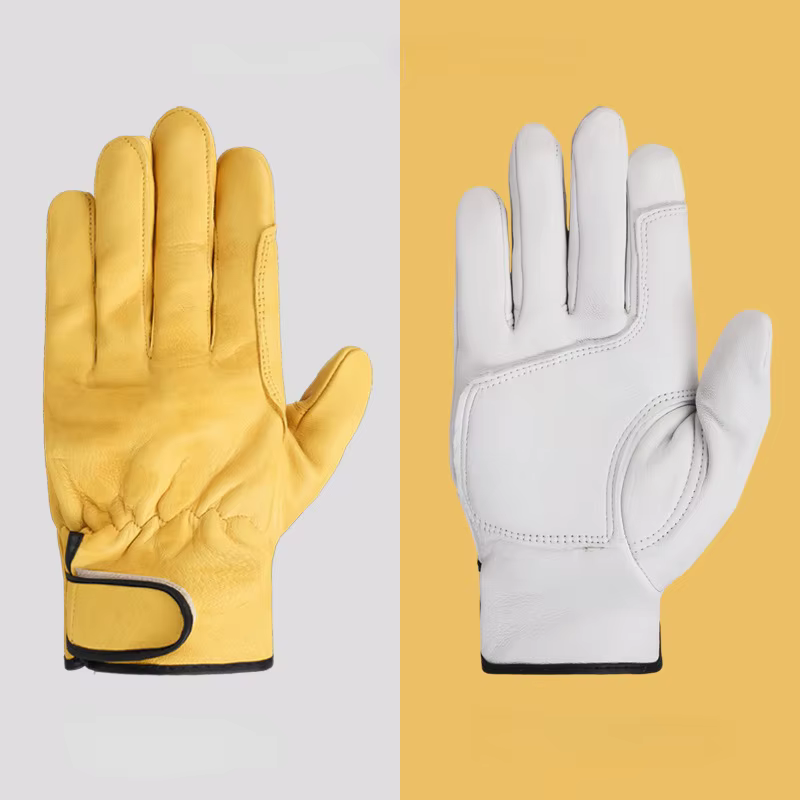 Guantes en color blanquecino
