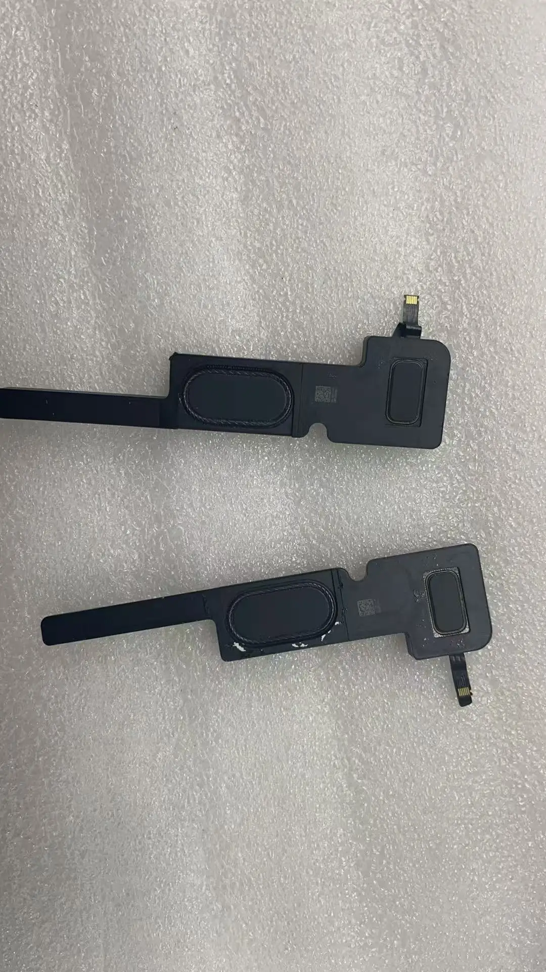 Altavoz Apple MacBook Pro Retina 16" A2141 - 2019/2020 - imagen 3