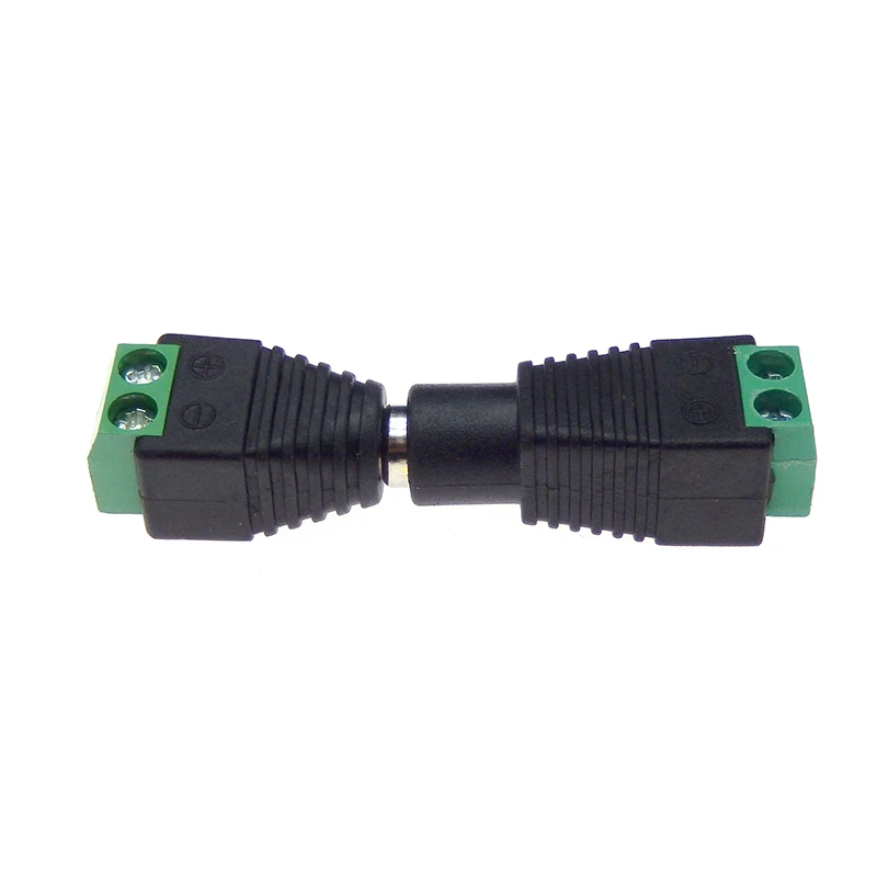 Conector adaptador CC verde con terminales hembra y macho