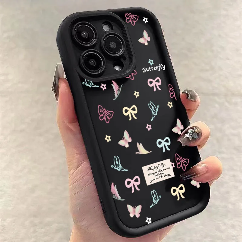 Funda suave con lazo decorativo y recortes precisos