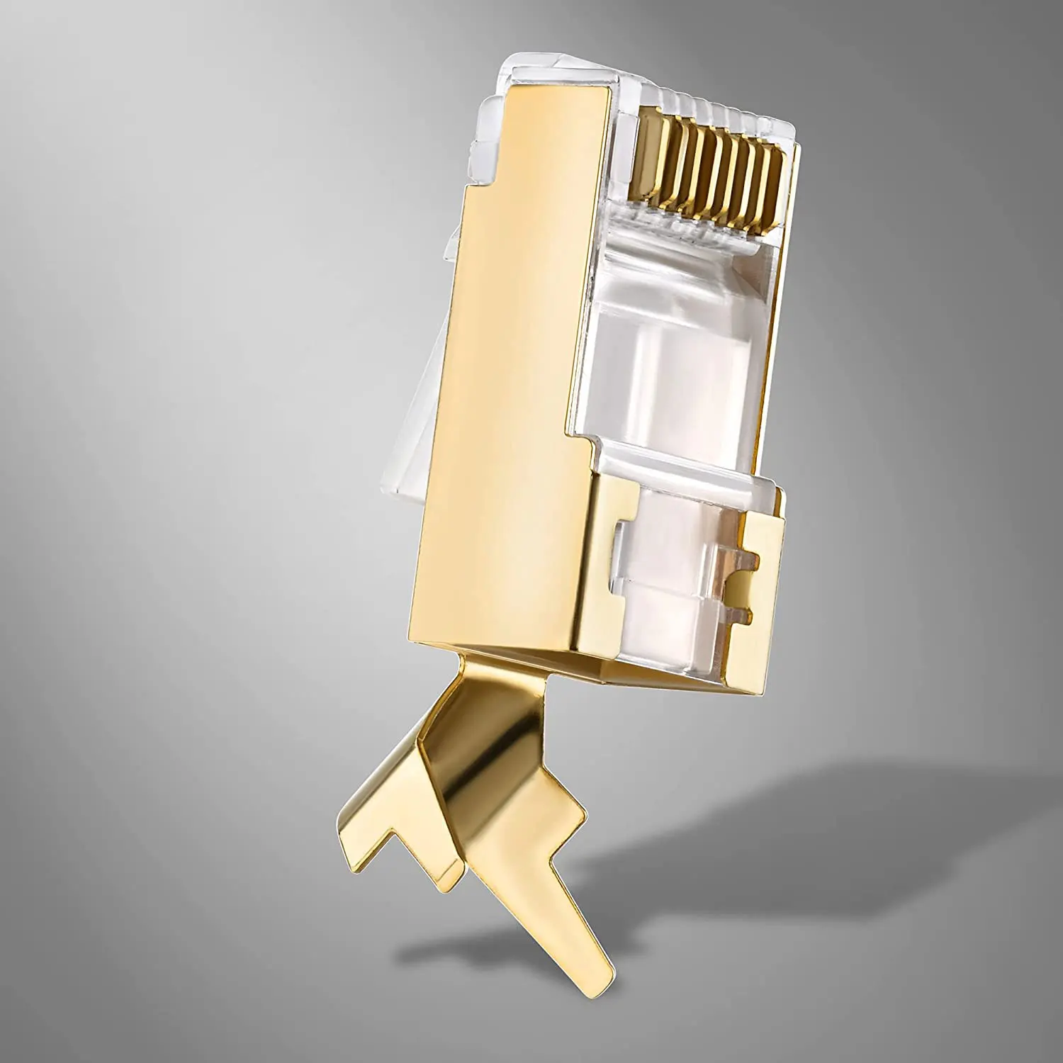 Conector instalado en panel de parcheo