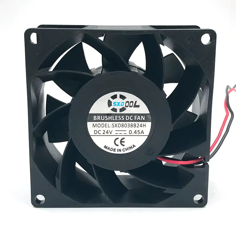 Ventilador frontal mostrando el doble rodamiento de bolas