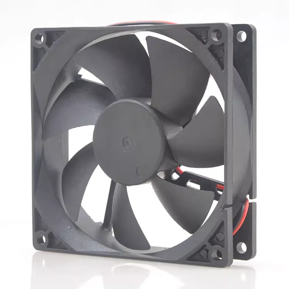 Detalle de aspas y marco del ventilador silencioso NUVCOL
