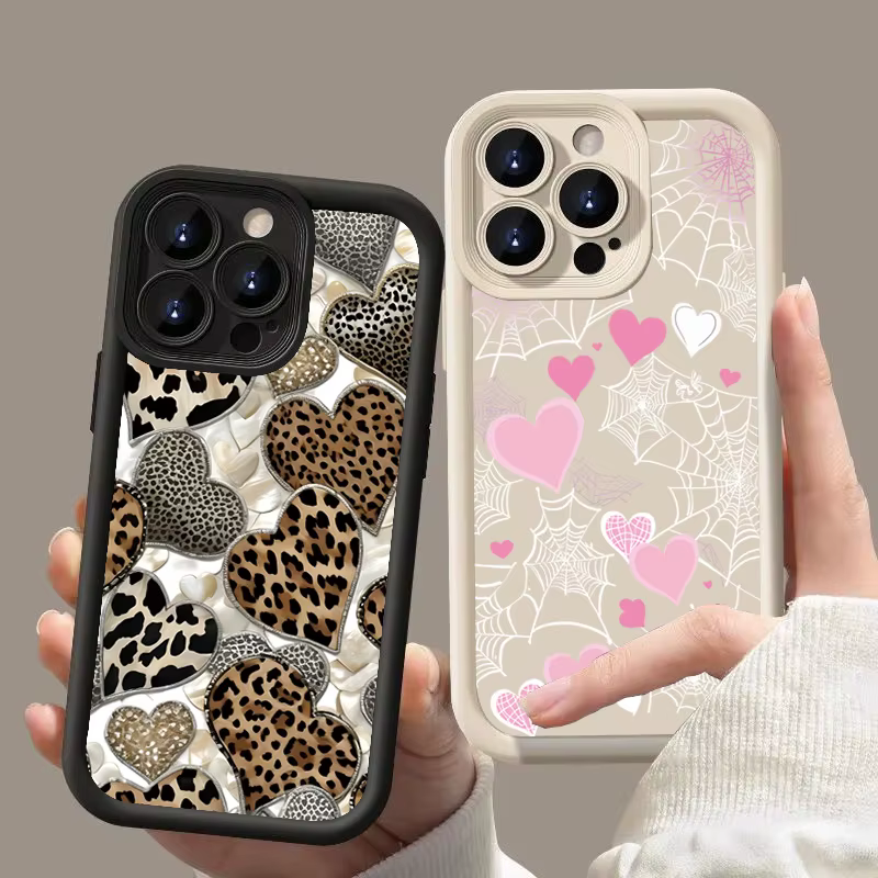 Funda mate con diseño de corazones para iPhone