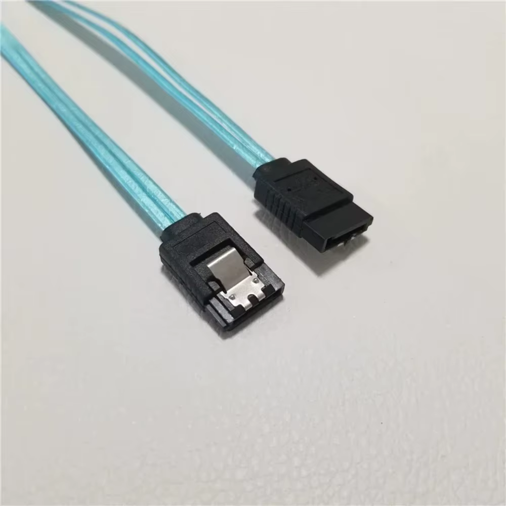 Cable SATA corto azul - detalle