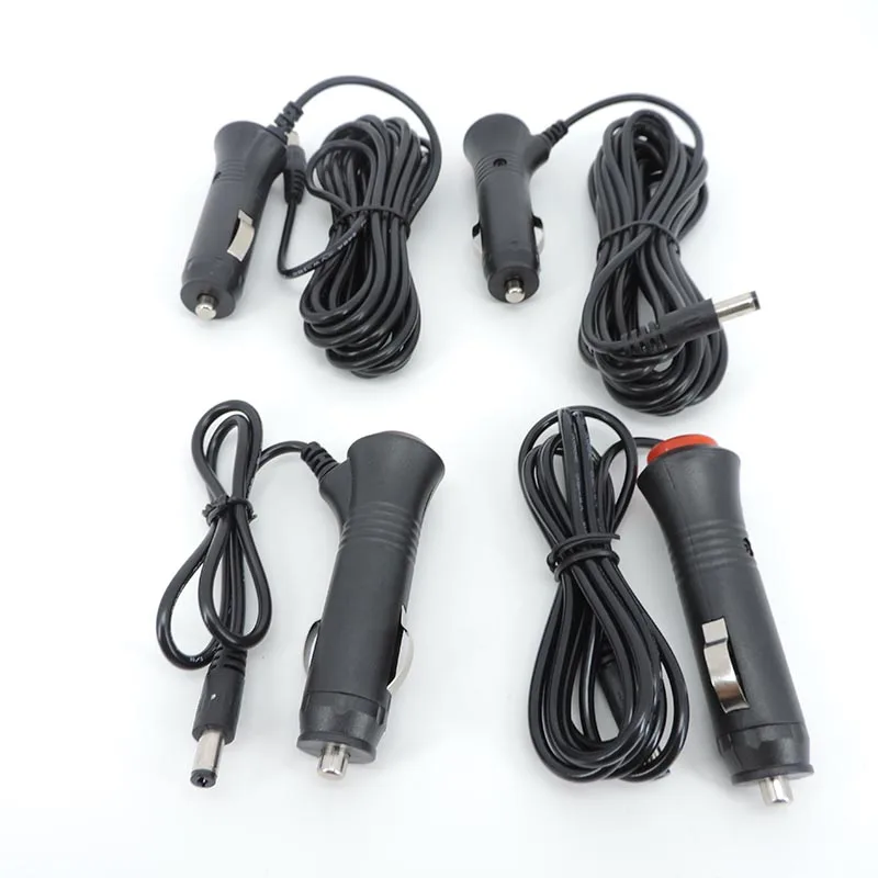 Detalle del conector y cableado para alimentación en coche